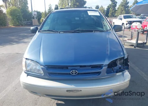1998 Toyota Sienna Xle from USA, damaged, VIN 4T3ZF13C8WU049551